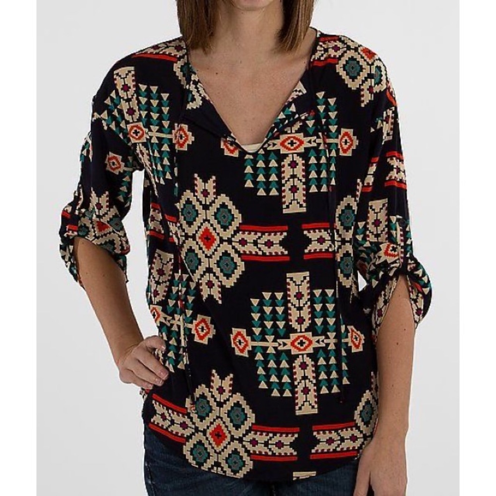 Buckle Daytrip Navy Southwestern Top